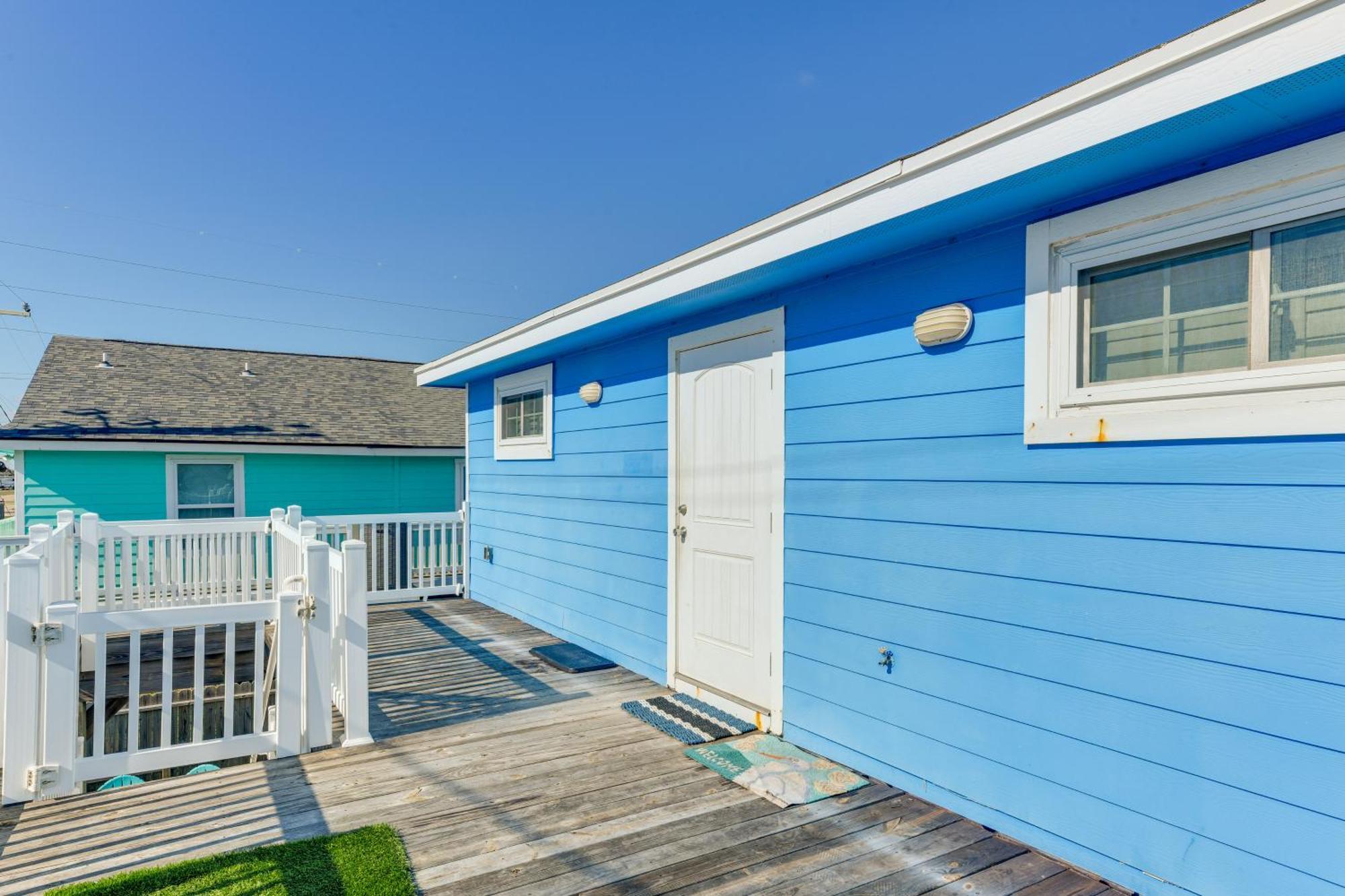 Trendy Port Aransas Home With Private Pool And Deck! Екстериор снимка
