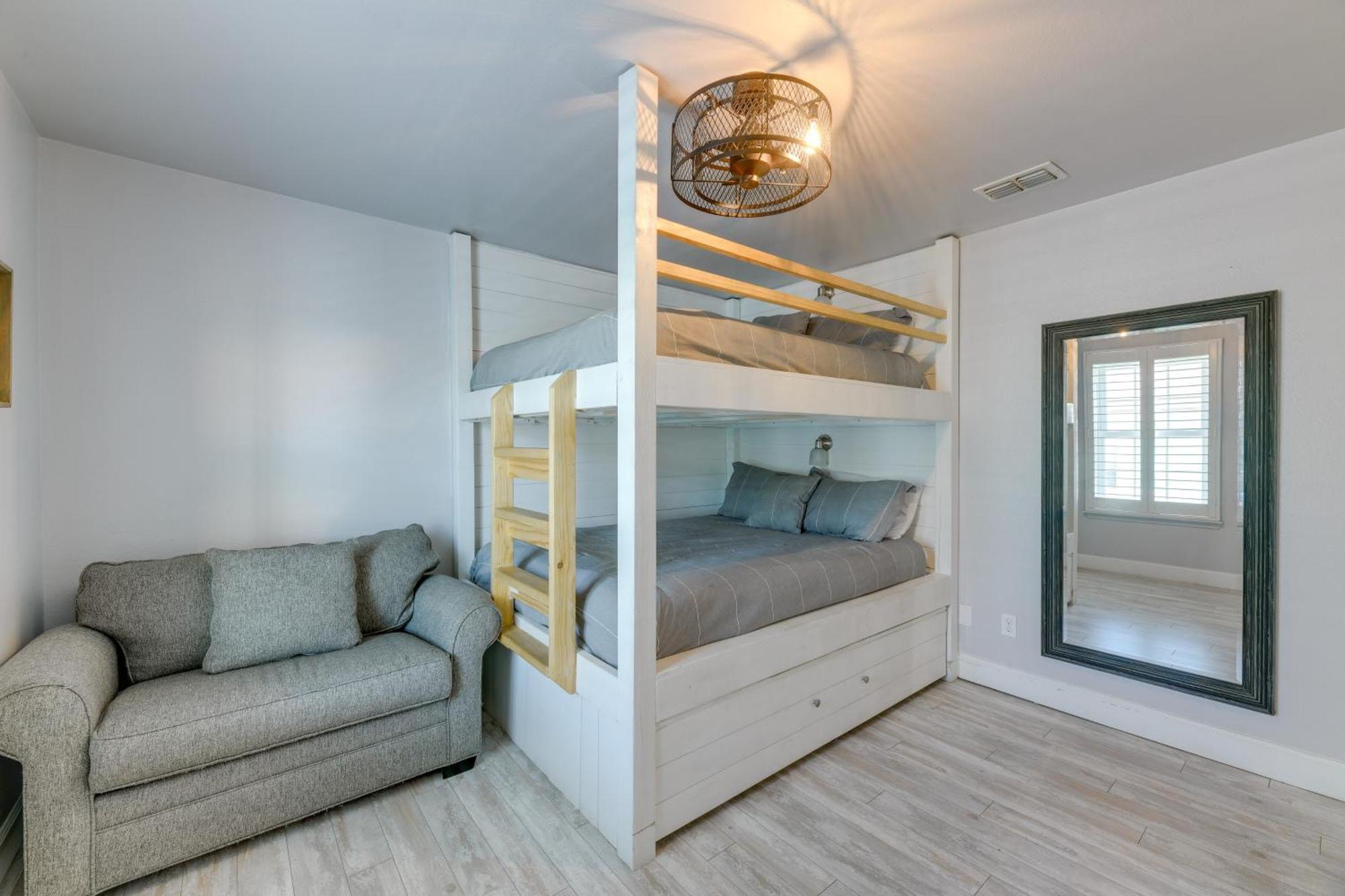 Trendy Port Aransas Home With Private Pool And Deck! Екстериор снимка