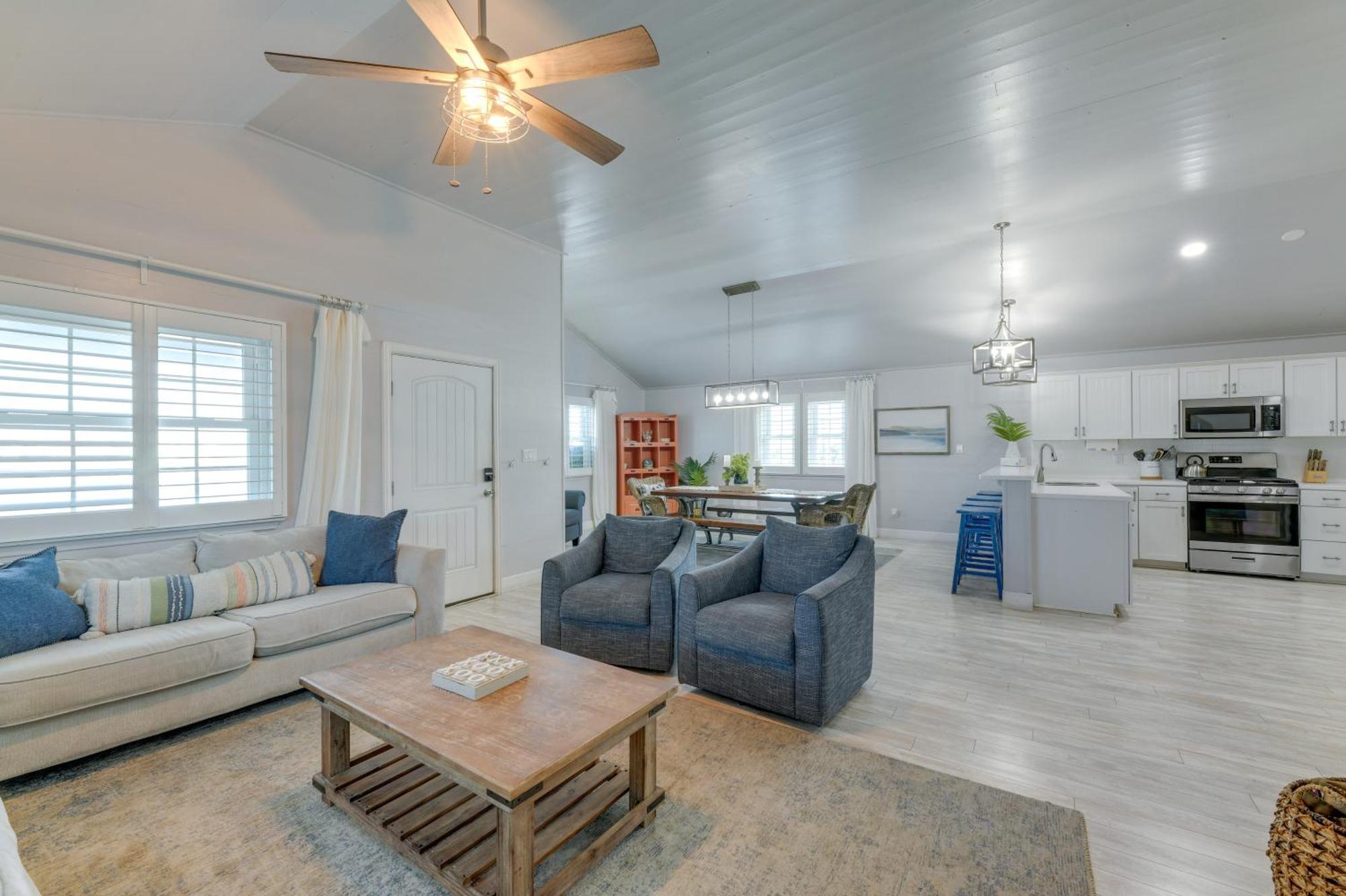 Trendy Port Aransas Home With Private Pool And Deck! Екстериор снимка